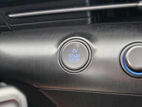 Used 2024 Hyundai Kona SEL FWD image 30