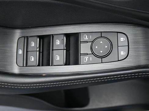 Used 2024 Nissan Rogue SV FWD image 18