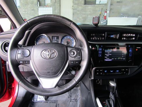 Used 2017 Toyota Corolla SE FWD image 15
