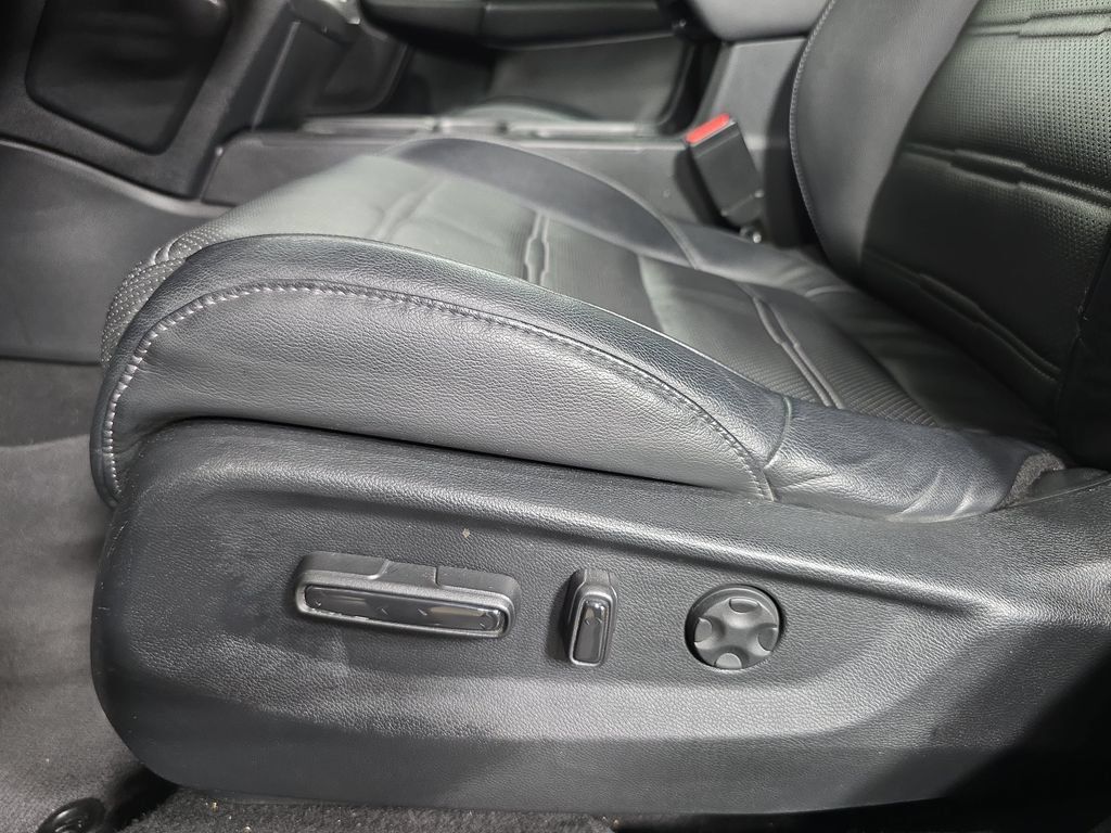 Used 2017 Honda CR-V Touring image 23