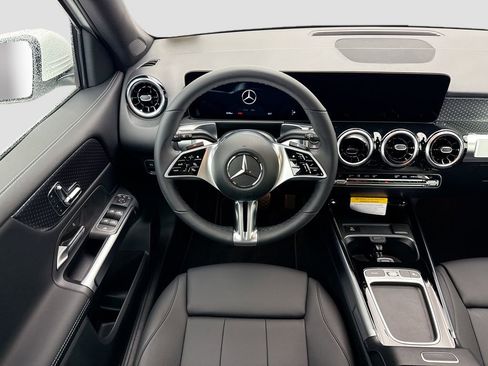 New 2026 Mercedes-Benz GLB 250 image 10