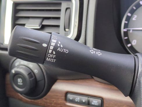 Used 2021 Nissan Titan Platinum Reserve w/ Moonroof Package image 26