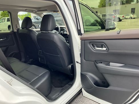 Used 2023 Nissan Rogue SV w/ SV Premium B Package AWD/4WD image 32