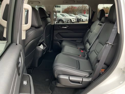 New 2026 Nissan Armada SV image 15