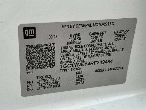 Used 2024 Chevrolet Silverado 2500 LT image 29