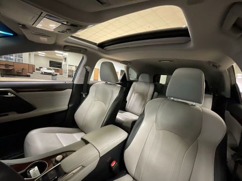 Used 2019 Lexus RX 350L Premium w/ Premium Package image 11