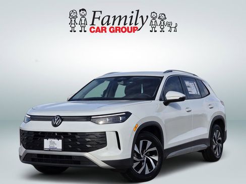 New 2026 Volkswagen Tiguan S FWD image 1