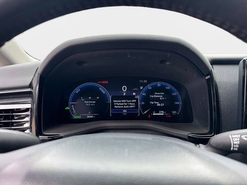 Used 2025 Toyota Camry XLE image 24