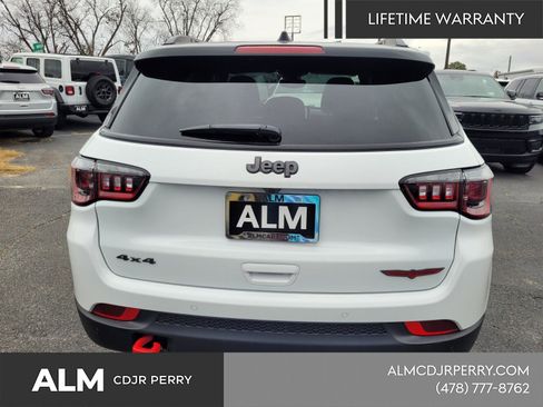 New 2026 Jeep Compass Trailhawk w/ Sun, Sound & Navigation Group AWD/4WD image 10