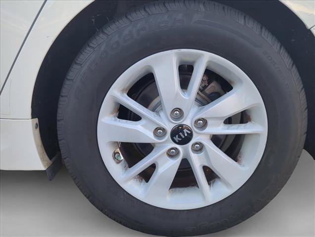 Used 2017 Kia Optima LX FWD image 12