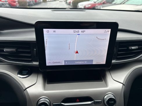 Used 2022 Ford Explorer XLT w/ Equipment Group 202A image 27