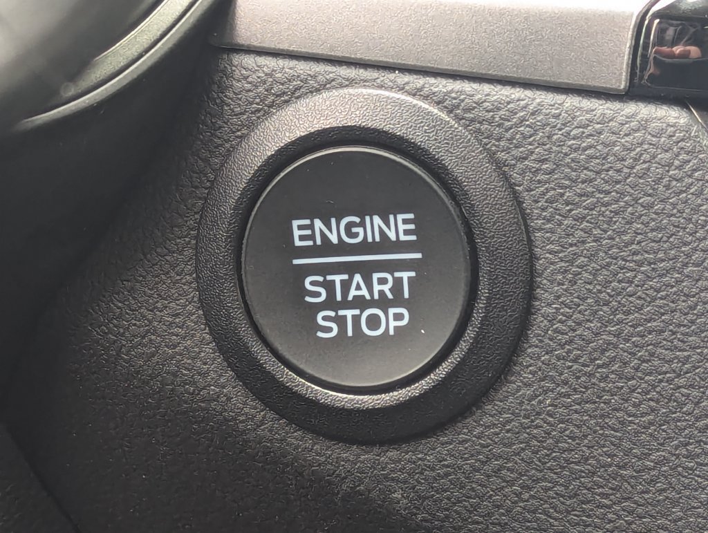 Used 2025 Ford Escape Active AWD/4WD image 17