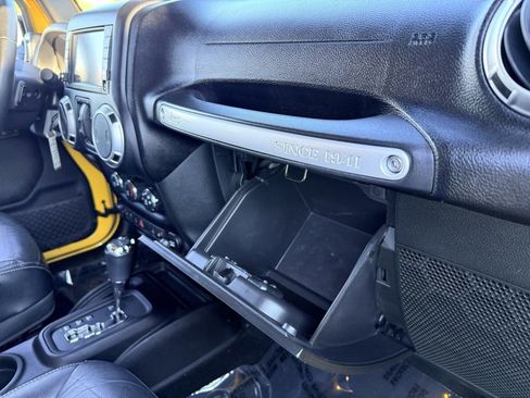 Used 2015 Jeep Wrangler Unlimited Sahara w/ Connectivity Group image 28