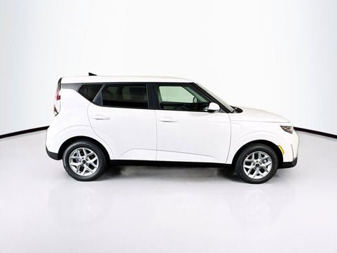 New 2025 Kia Soul LX w/ LX Technology Package image 4
