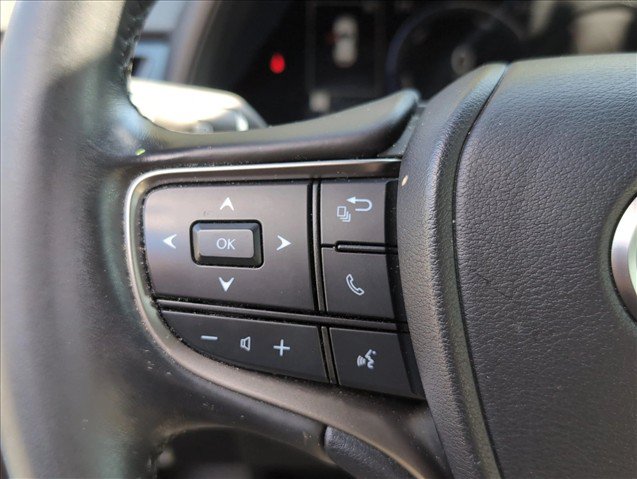 Used 2025 Lexus UX 300h FWD image 15