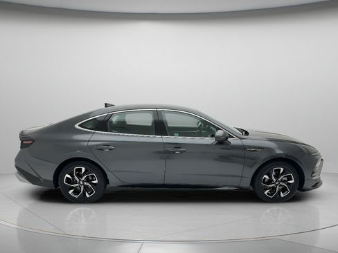 Used 2025 Hyundai Sonata SEL FWD image 6