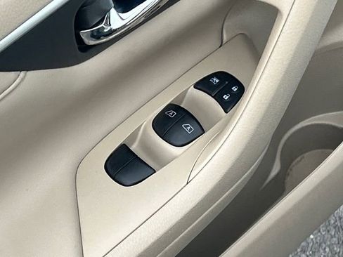 Used 2017 Nissan Altima 2.5 SL w/ 2.5 Technology Package image 12