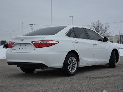Used 2016 Toyota Camry LE image 14