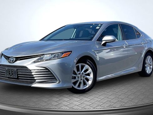 Used 2021 Toyota Camry LE FWD image 12