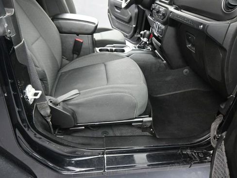 Used 2023 Jeep Wrangler Sport S image 37