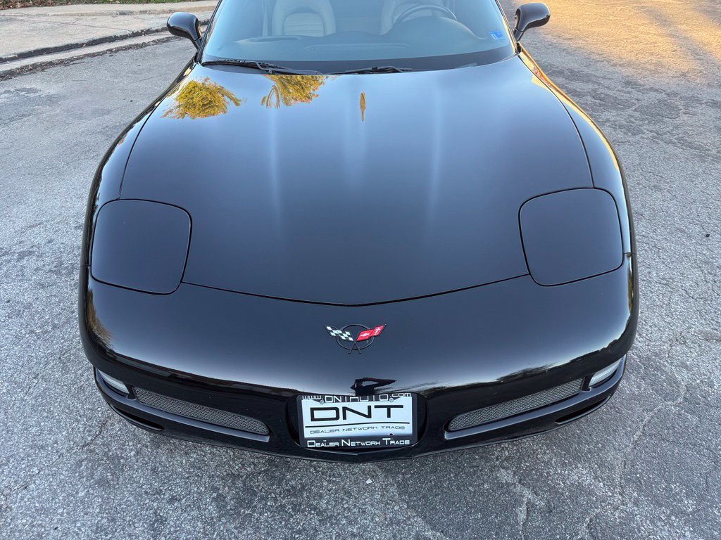 Used 2004 Chevrolet Corvette Coupe RWD image 12