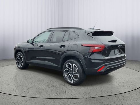 Certified 2025 Chevrolet Trax RS w/ Driver Confidence Package image 4