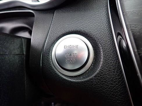 Used 2018 Mercedes-Benz GLC 300 4MATIC image 17