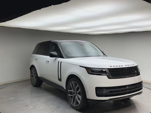 New 2026 Land Rover Range Rover SE image 8