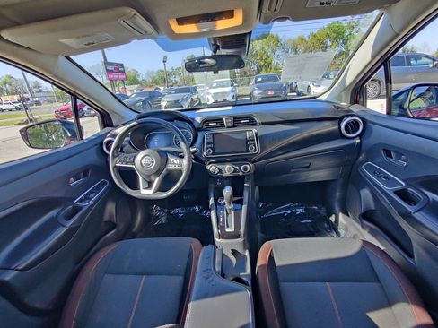 Used 2021 Nissan Versa SR image 17