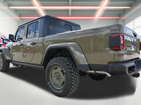 New 2026 Jeep Gladiator Willys AWD/4WD image 2