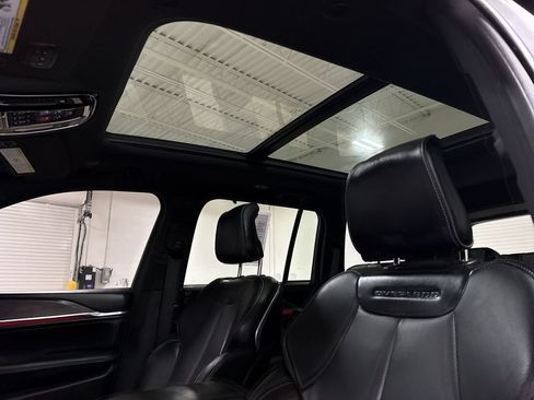 Used 2022 Jeep Grand Cherokee Overland AWD/4WD image 20