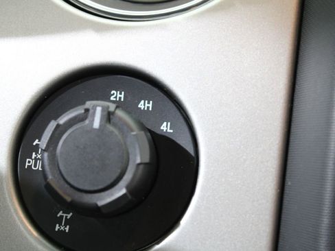 Used 2014 Ford F150 XLT w/ Equipment Group 302A Luxury image 31