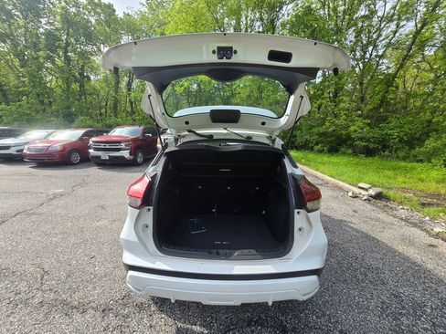 Used 2024 Nissan Kicks SR w/ SR Premium Package FWD image 19