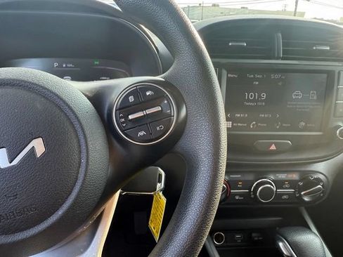 Used 2024 Kia Soul LX w/ Option Group 015 FWD image 27