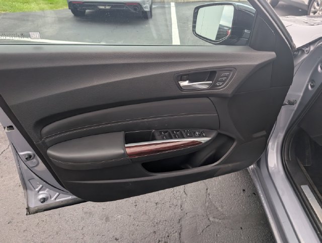 Used 2015 Acura TLX V6 FWD image 11