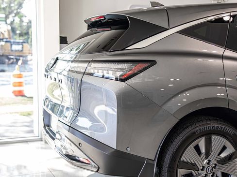 Used 2025 Nissan Murano SL AWD/4WD image 12