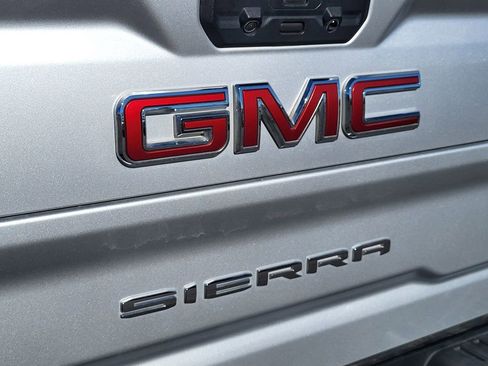 Used 2022 GMC Sierra 2500 SLE w/ Remote Start Package image 8