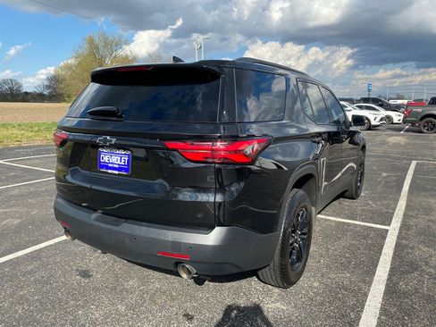 Used 2023 Chevrolet Traverse LT FWD image 7