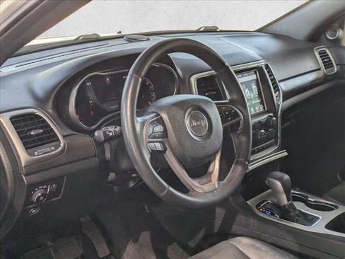 Used 2018 Jeep Grand Cherokee Altitude image 11