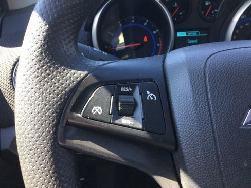 Used 2016 Chevrolet Cruze LT w/ Technology Package FWD image 26