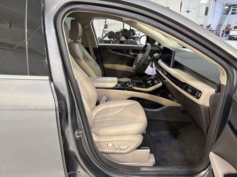 Used 2022 Lincoln Nautilus FWD w/ Premium Package image 13