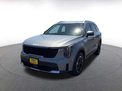 Used 2024 Kia Sorento S FWD image 7