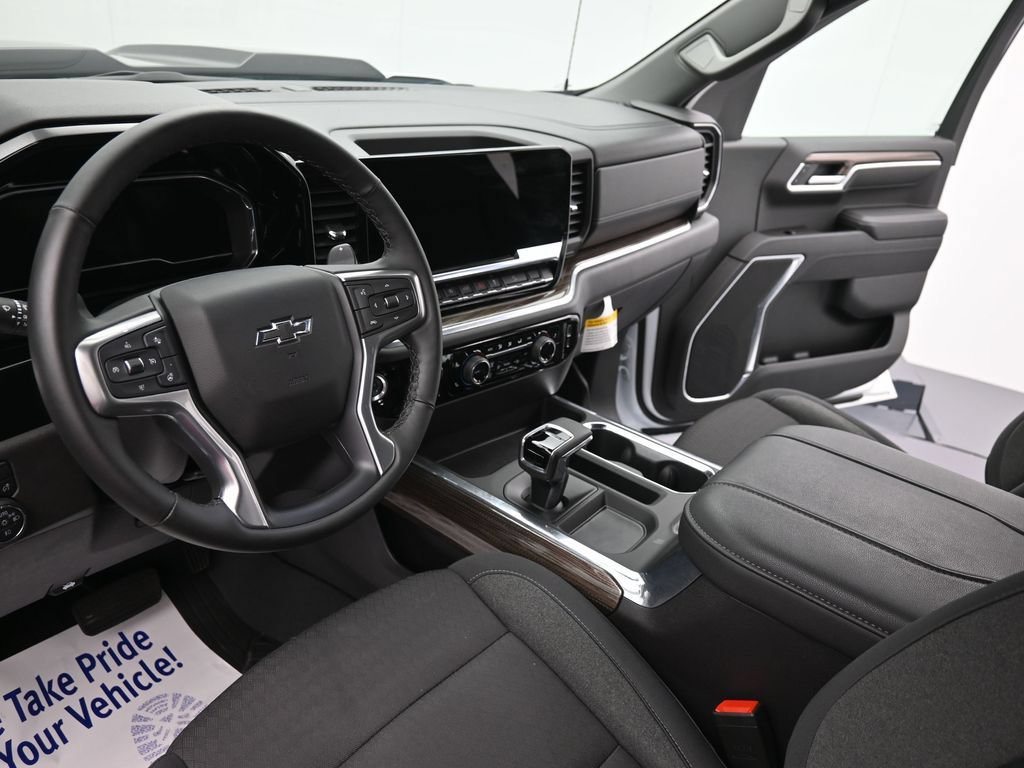 Used 2025 Chevrolet Silverado 1500 LT Trail Boss AWD/4WD image 15