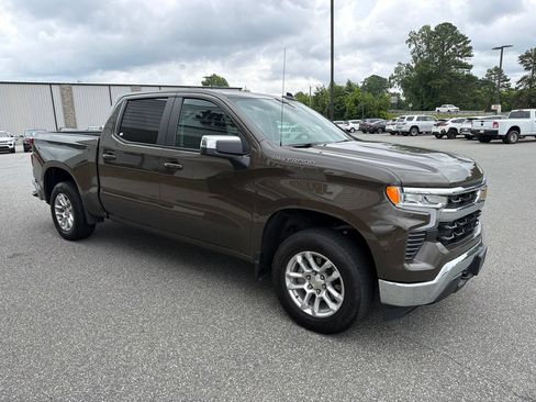 Used 2023 Chevrolet Silverado 1500 LT AWD/4WD image 10