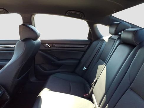 Used 2021 Honda Accord Sport image 9