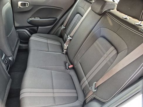 Used 2025 Hyundai Venue SEL FWD image 27