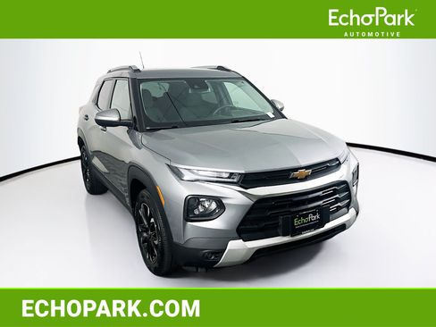 Used 2023 Chevrolet TrailBlazer LT w/ Convenience Package FWD image 1