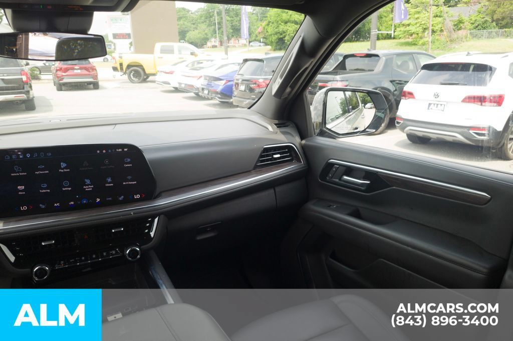 Used 2025 Chevrolet Tahoe LT AWD/4WD image 20