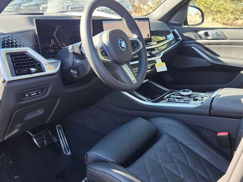 New 2026 BMW X5 xDrive50e image 9
