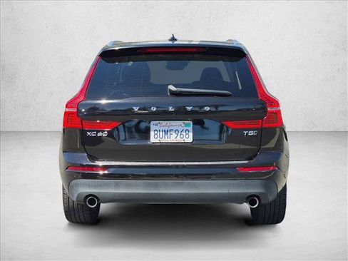 Used 2021 Volvo XC60 T5 Momentum w/ Premium Package AWD/4WD image 6